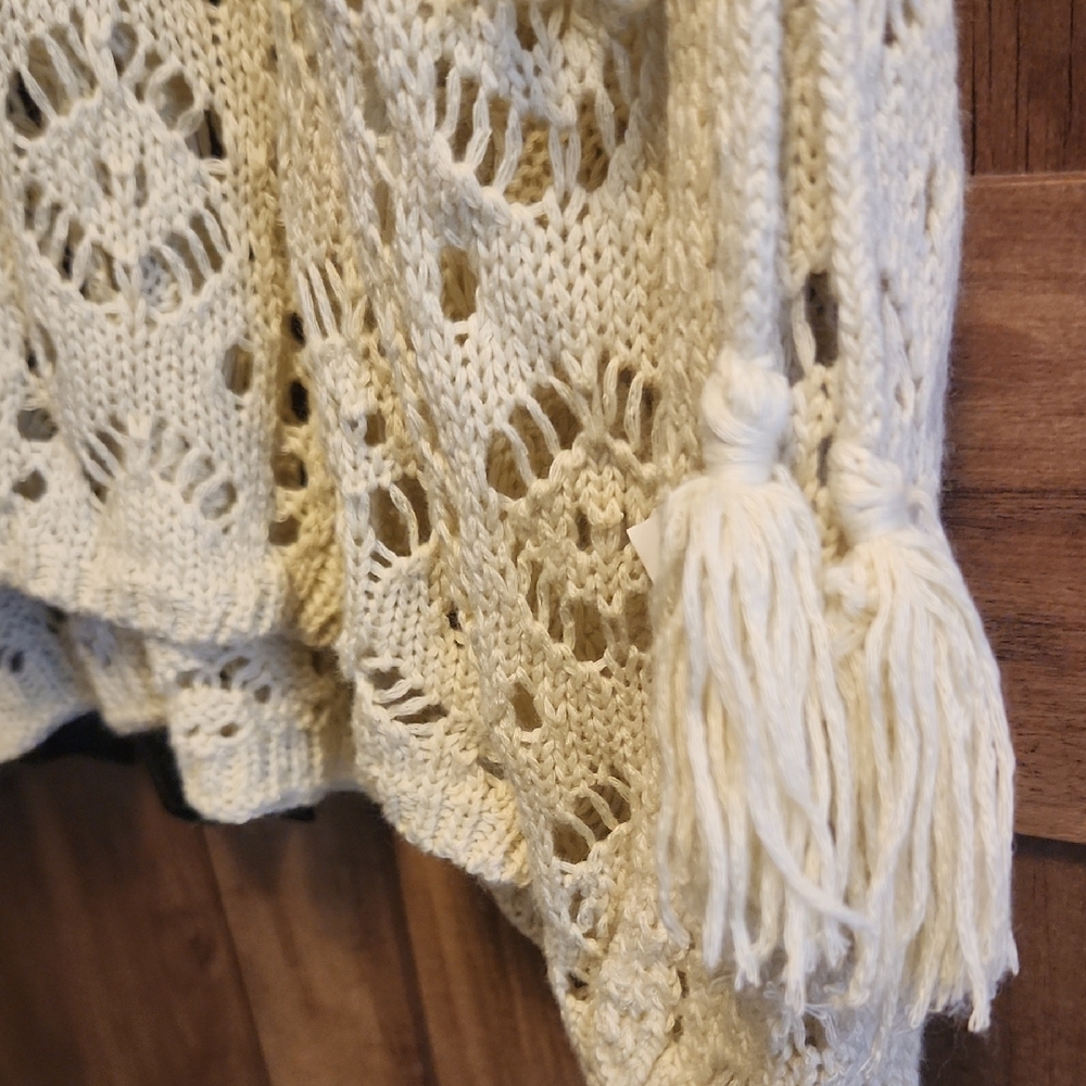 Beachy Boho Open-Knit Hollow Cutout Poncho/Cover-Up/Shawl Ribbon W/Tassel Tie 3X - Picture 4 of 7